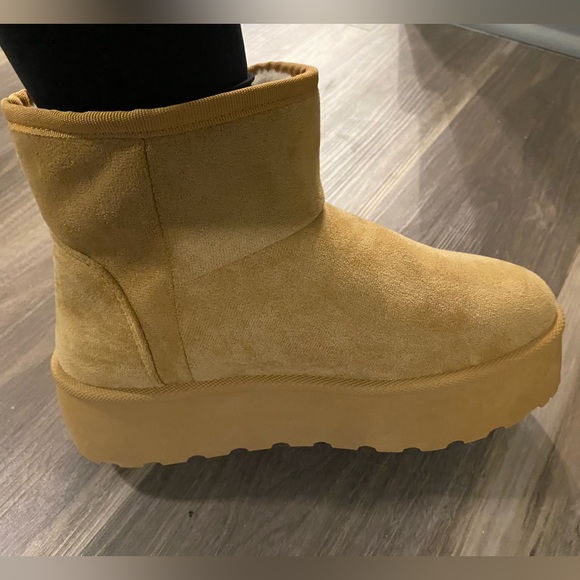 Mini Platform Boots - Picture 10 of 11